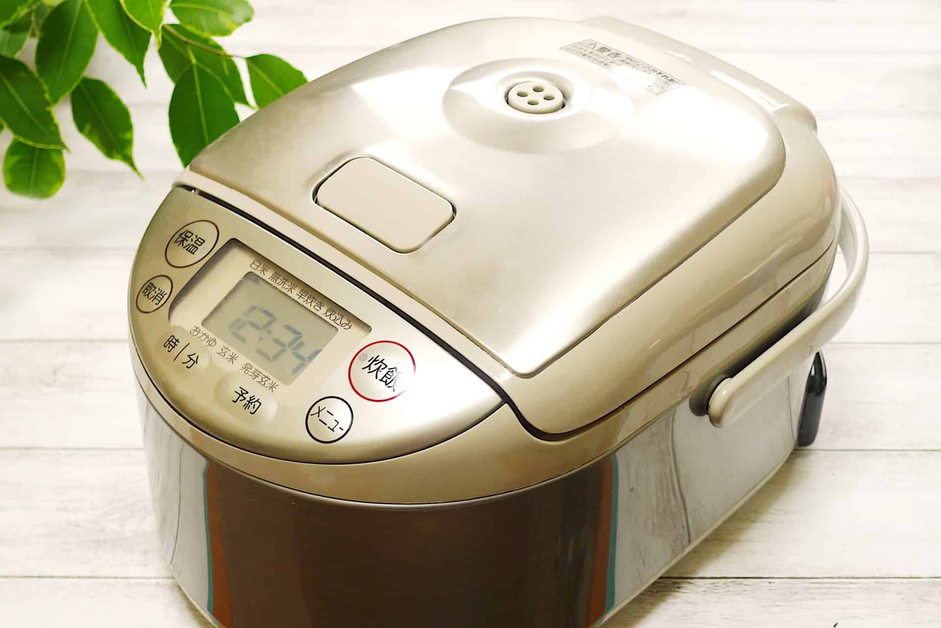 炊飯器の寿命は何年？買い替えサインや処分方法・オトクに使う方法も解説