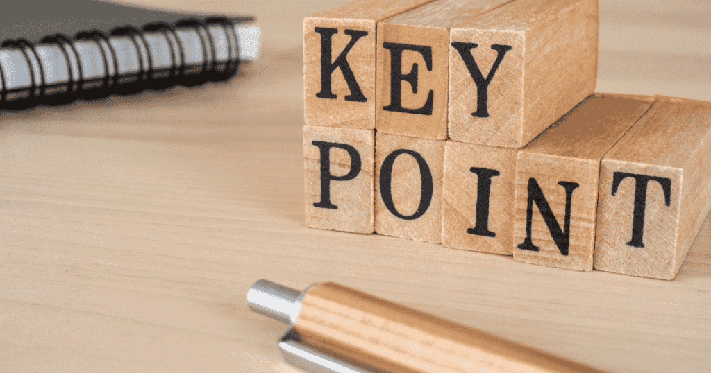KEY POINTと書かれた木製ブロック