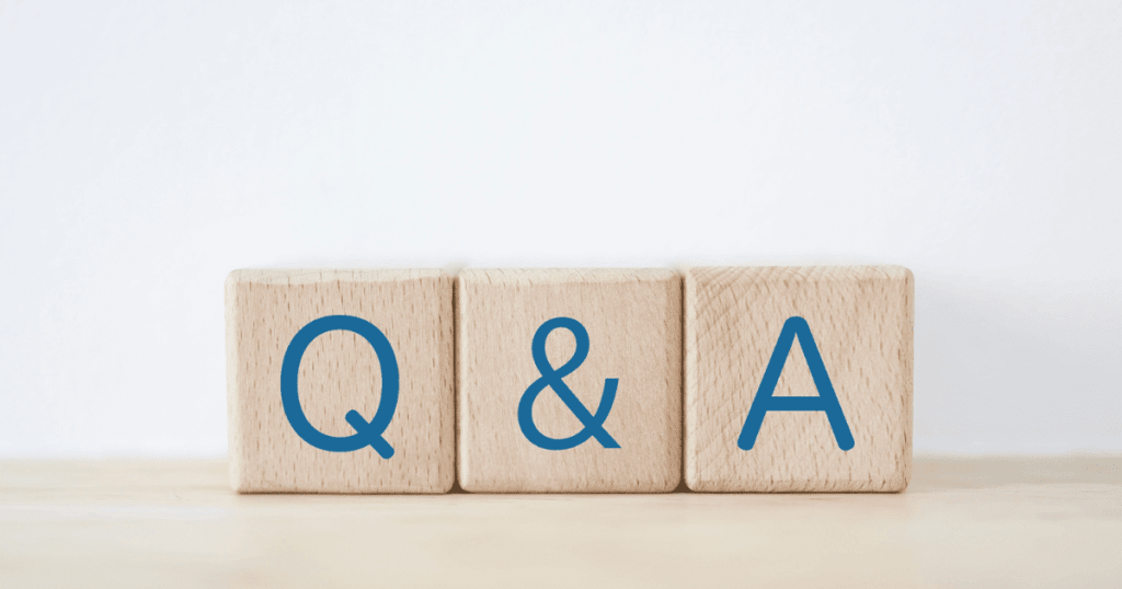 Q＆Aと書かれた木製ブロック