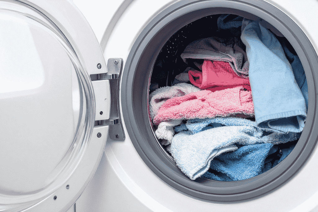 洗濯物が入ったドラム式洗濯機の内部イメージ